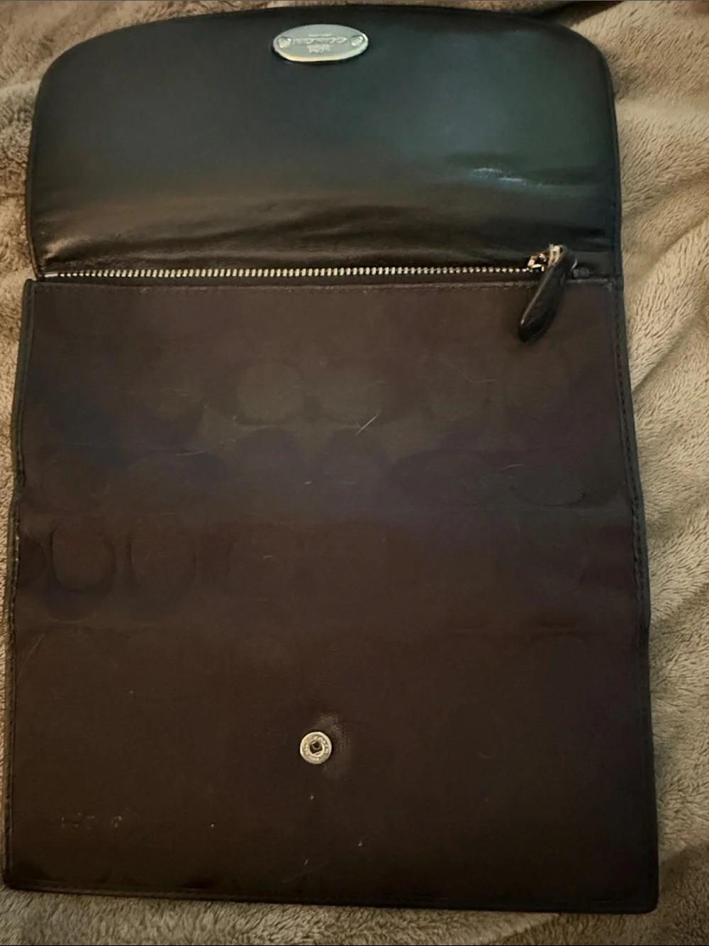 EUC🎉 Coach Black Leather Wallet with silver Oval Plaque